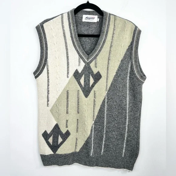 Vintage 80s oversized boxy wooly abstract argyle v neck pull over grandpa vest - Picture 4 of 12